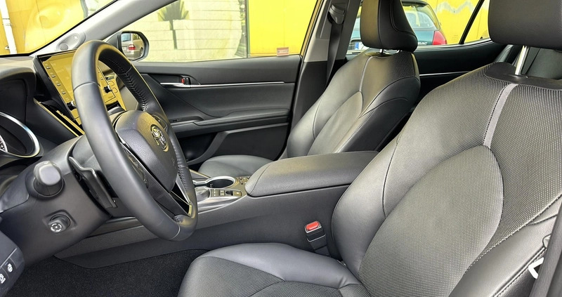 Toyota Camry cena 191900 przebieg: 11805, rok produkcji 2022 z Wilamowice małe 497